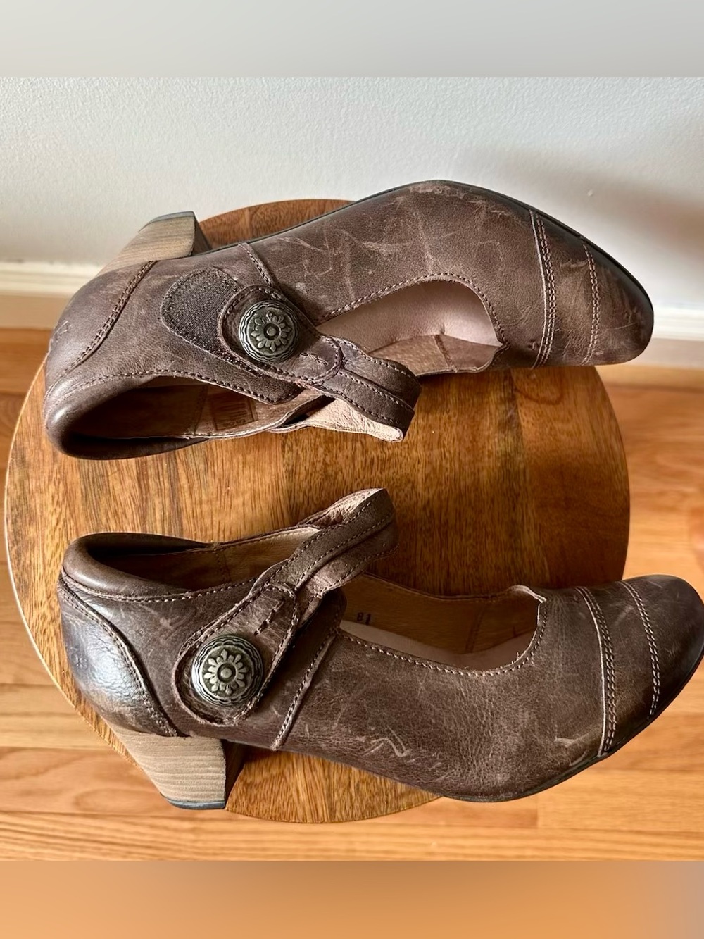 Taos Women’s Brown Leather MaryJane Round Toe Hook&Loop Strap Block Heels Sz 8.5